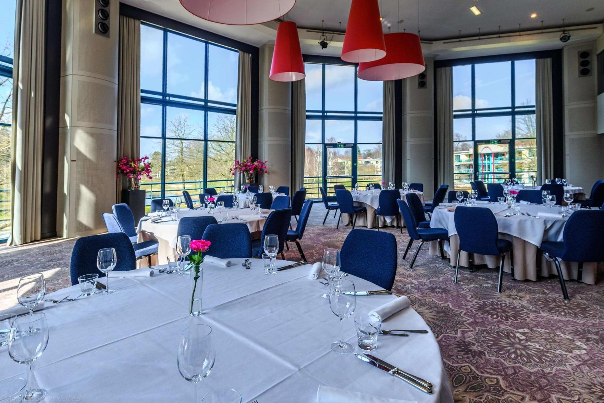 Doubletree By Hilton Royal Parc Soestduinen Hotel Exterior photo
