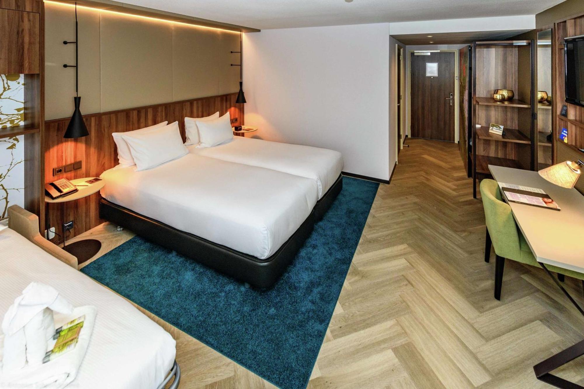 Doubletree By Hilton Royal Parc Soestduinen Hotel Exterior photo
